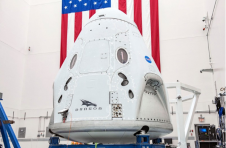 SpaceX发射宇航员-私人太空飞行的新时代