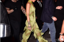 10次​​蕾哈娜（Rihanna）个性化史诗般的夏日风格