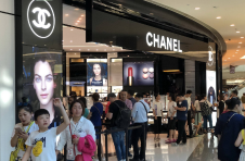 6.5万人次“买买买” 日均免税近千万 6.5万人次“买买买” 日均免税近千万