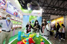 第十九届中国国际玩具及教育设备展览会在沪开幕